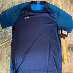 *BRAND NEW* Men’s Medium Nike Dri-Fit T-Shirt